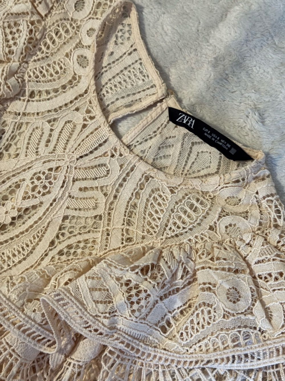 Zara Beige Lace Layered Top - Picture 5 of 6